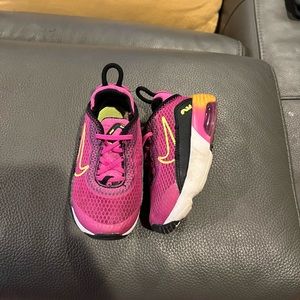 Toddler Nike sneakers